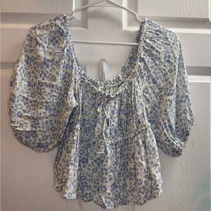 Billabong Cream and Blue Floral Peasant Blouse